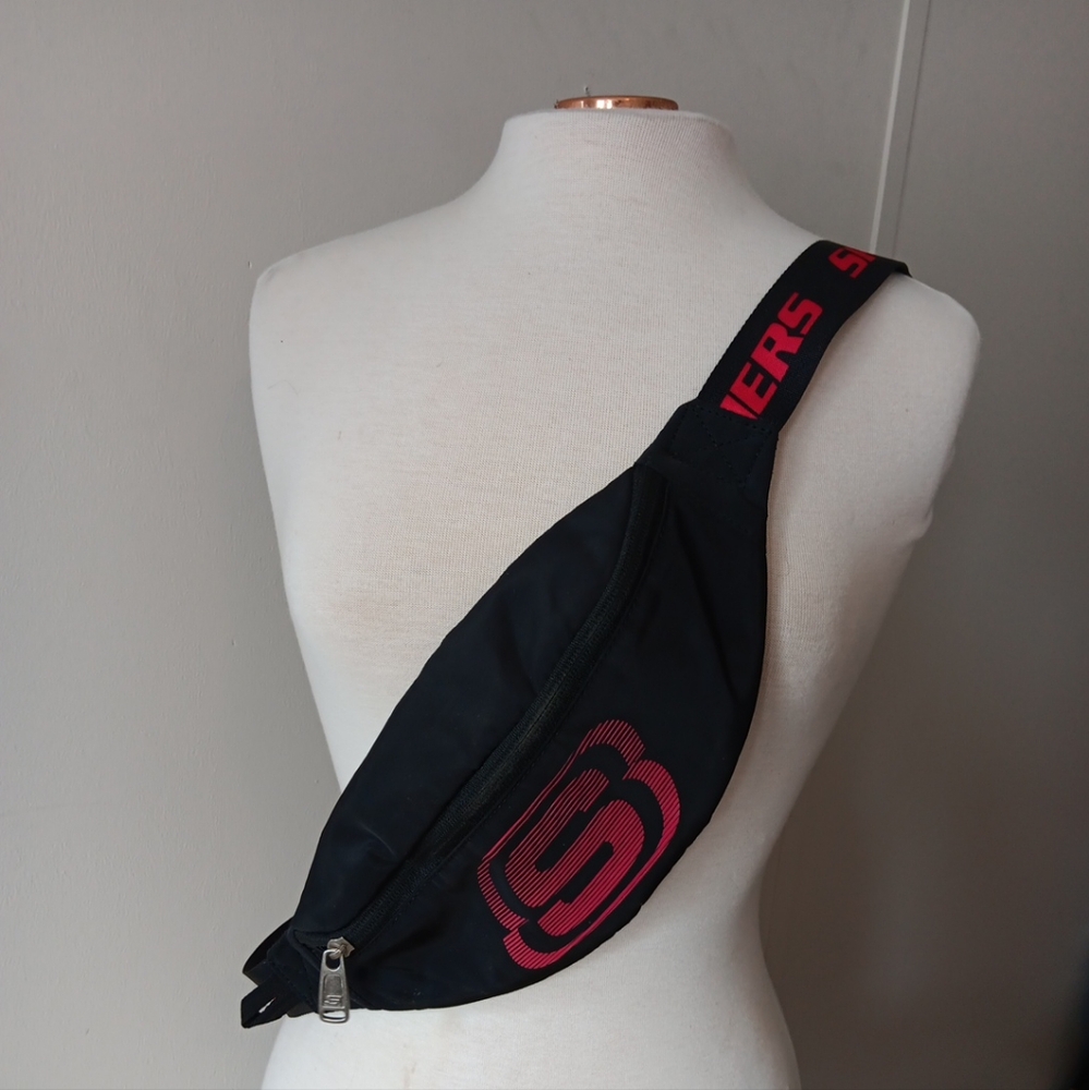 Skechers Zipper Front Belt Strap Pouch Fanny Pack Waist Bag New Adjustable Blk